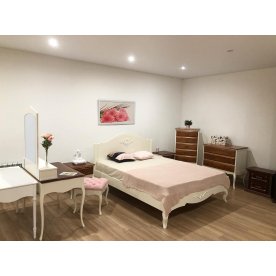 Двуспальная кровать Малонн Ави