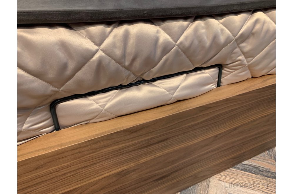 Двуспальная кровать Menorca MDI.BD.MN.2 180х200 с ПМ шпон ореха F V36F / экокожа PU162 82