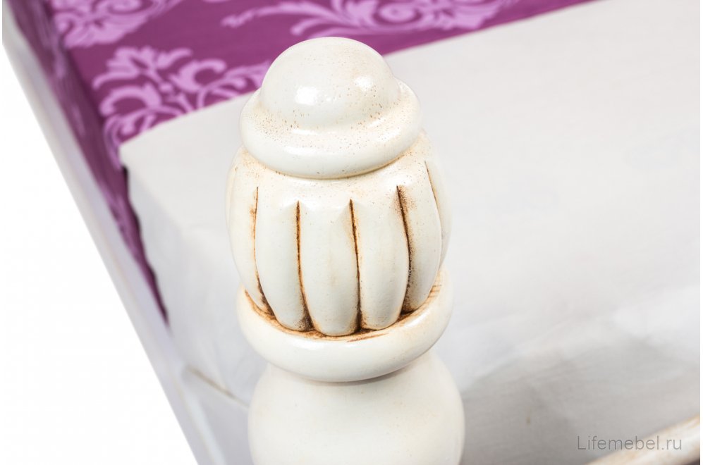 Кровать PS 8837 античный белый с матрасом