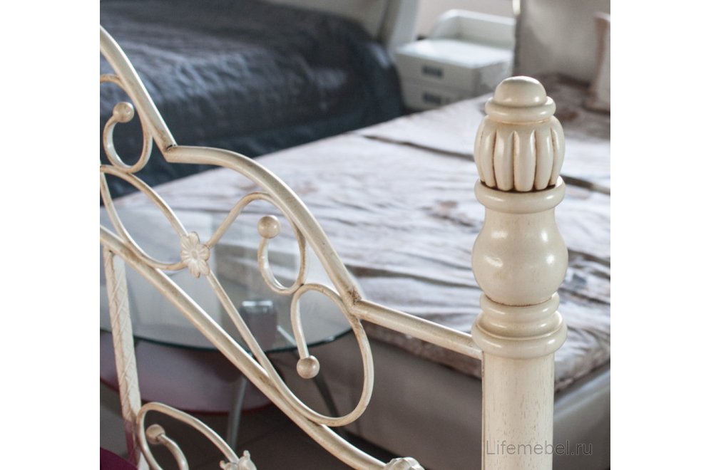 Кровать PS 8837 античный белый с матрасом
