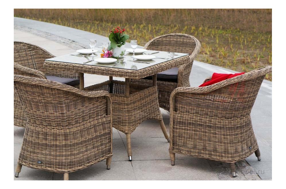 Обеденный комплект из ротанга Трифала соломенный