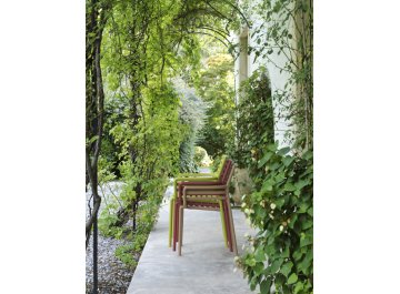 Кресло пластиковое Doga