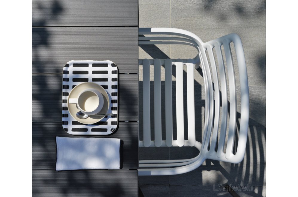 Кресло пластиковое Doga белый