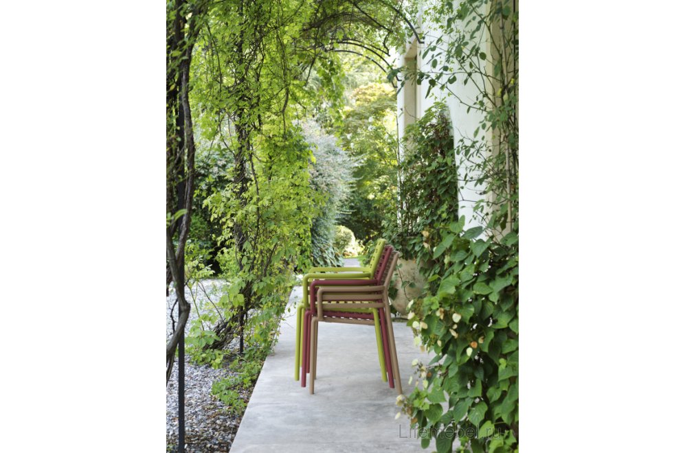 Кресло пластиковое Doga табак