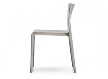 Пластиковый стул Volt