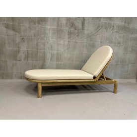 Шезлонг-лежак деревянный с матрасом (не для HoReCa) Pill светлый тик / бежевый