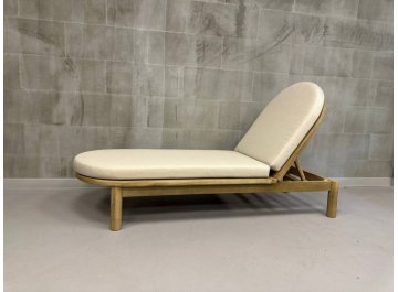 Шезлонг-лежак деревянный с матрасом (не для HoReCa) Pill светлый тик / бежевый