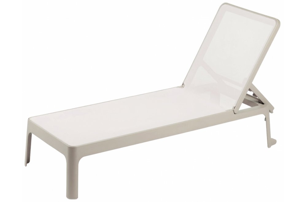 Шезлонг-лежак пластиковый Plano бежевый