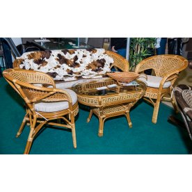 Стол Пеланги коньяк