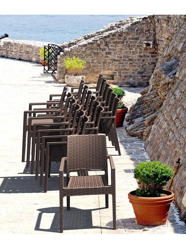 Пластиковое кресло Ibiza коричневое