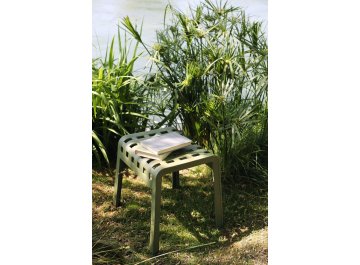 Пластиковый табурет Poggio