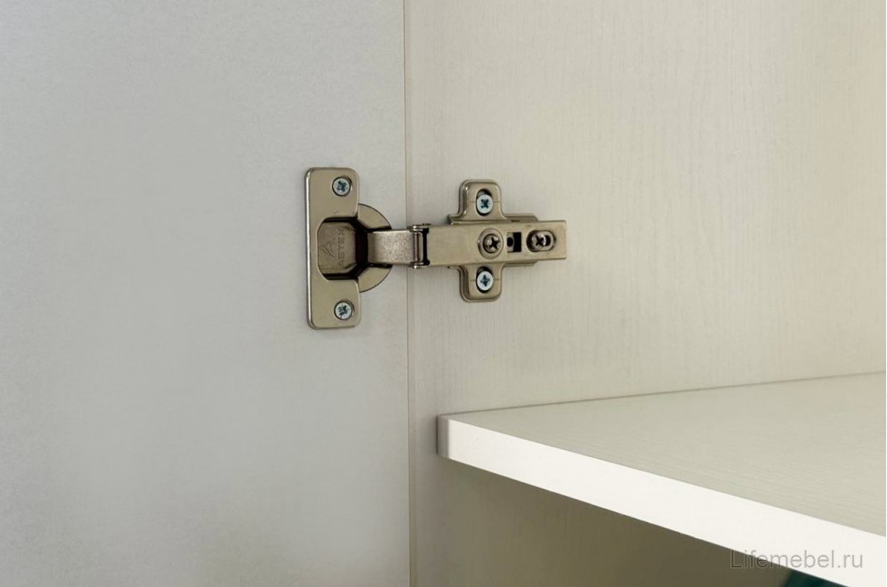 Шкаф трехдверный Милана белое дерево / сакура