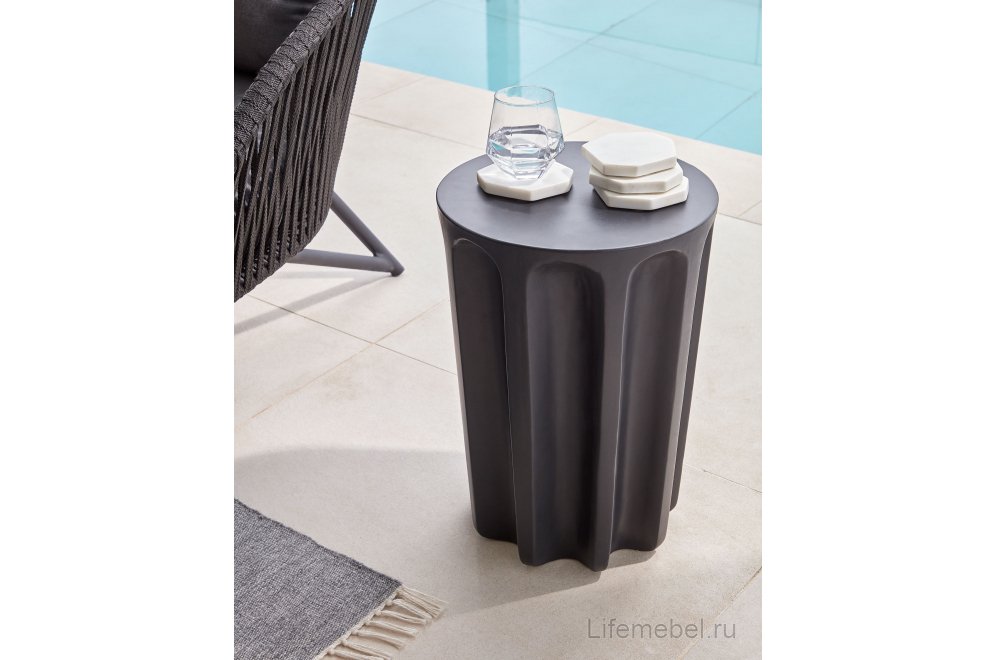 Журнальный столик Vilandra черный