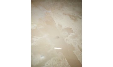 Деревянный обеденный стол Dorian 70x75 бежевый / золотой