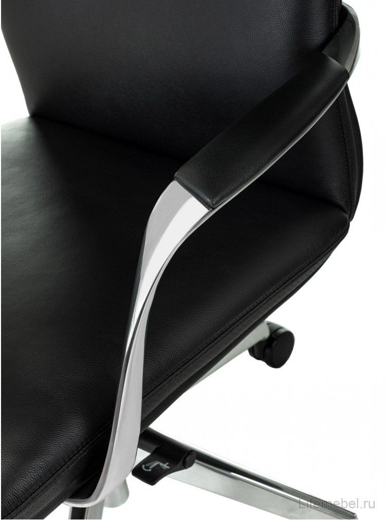 Компьютерное кресло Vega черное