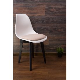 Пластиковый стул Сашш