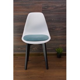 Пластиковый стул Сашш