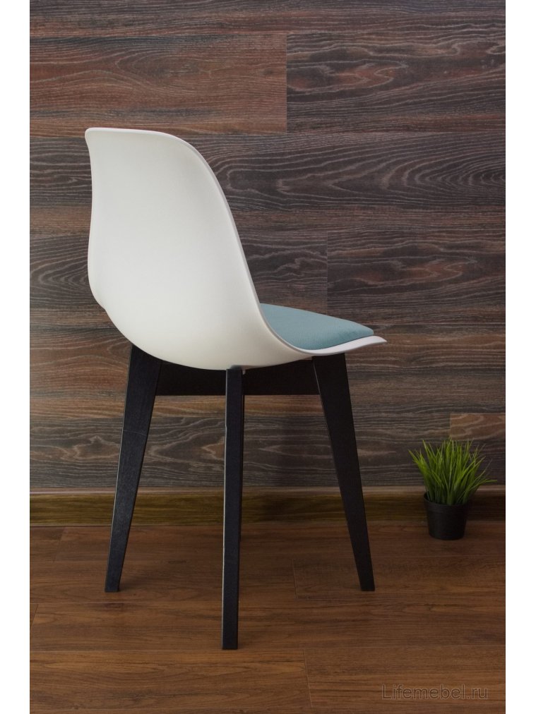 Пластиковый стул Сашш чёрный / белый / бирюза