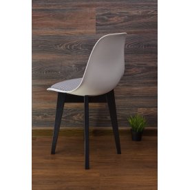 Пластиковый стул Сашш