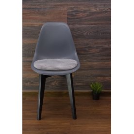 Пластиковый стул Сашш