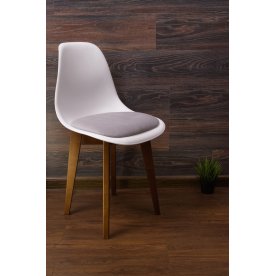 Пластиковый стул Сашш