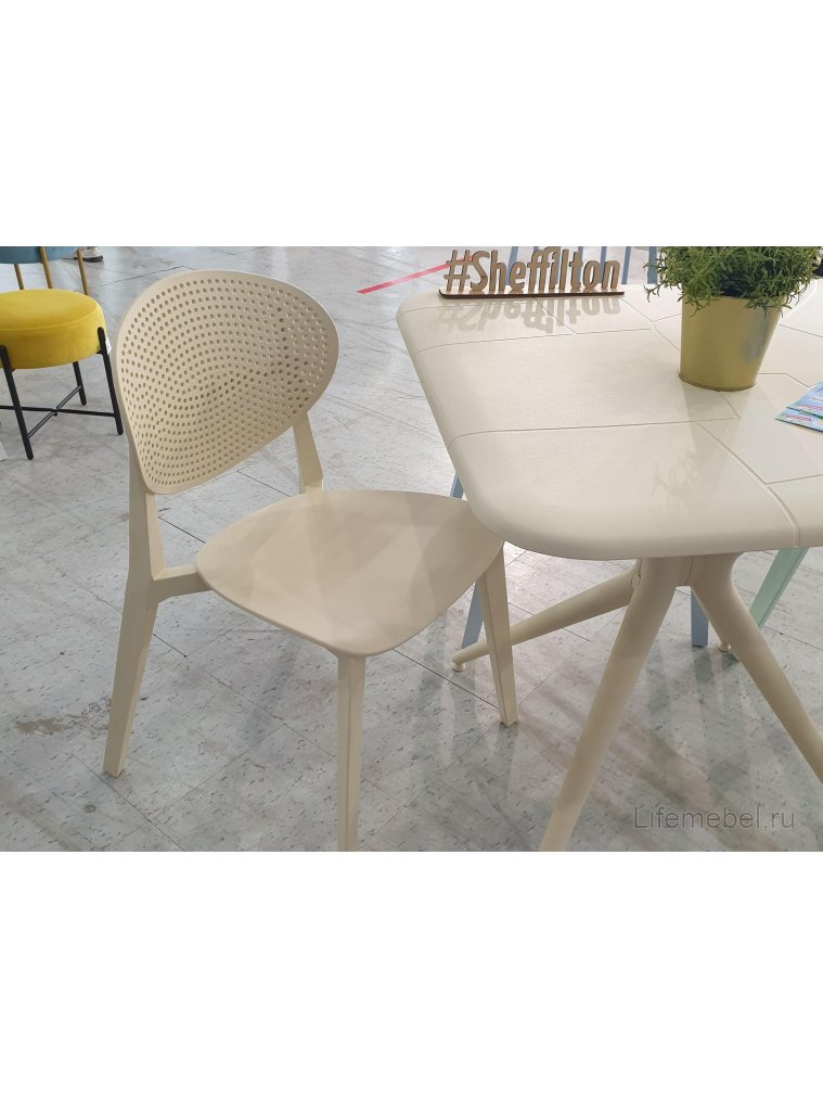 Пластиковый стул SHT-S111 бежевый