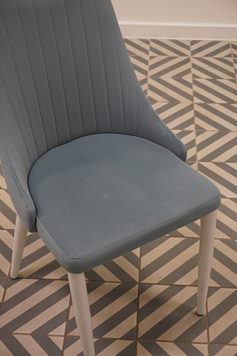 Стул на металлокаркасе Kora light purple / black из шоурума 7