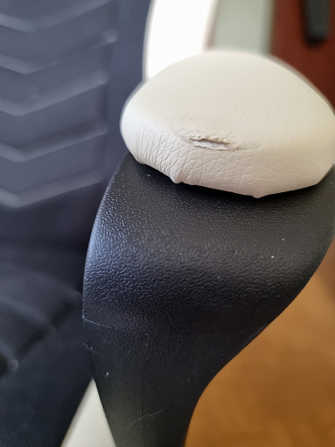 Компьютерное кресло Gamer черное / бежевое фото покупателя 121