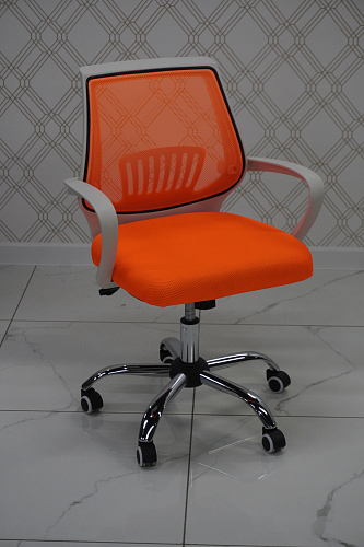 Компьютерное кресло Ergoplus light gray / white из шоурума 2