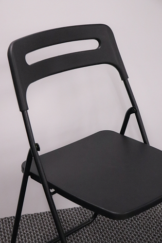 Пластиковый стул Fold складной pink из шоурума 2