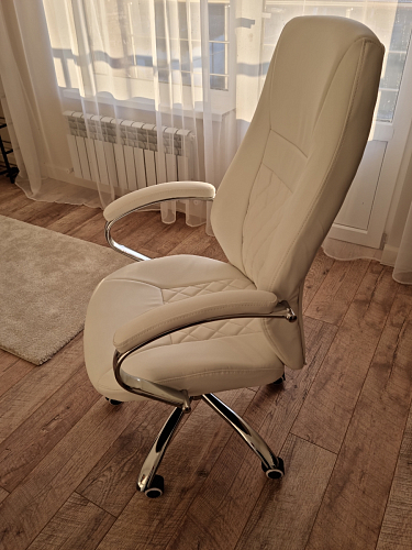 Компьютерное кресло Aragon белое фото покупателя 278