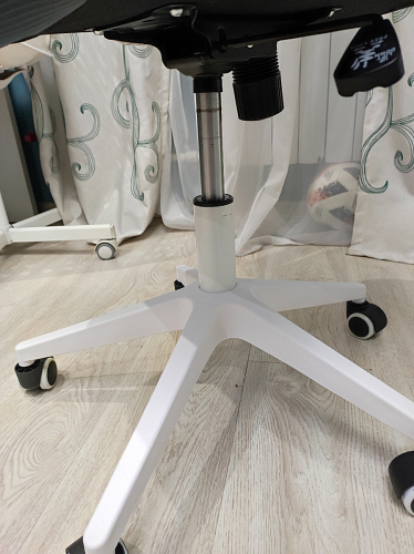 Компьютерное кресло Golem black / white фото покупателя 67