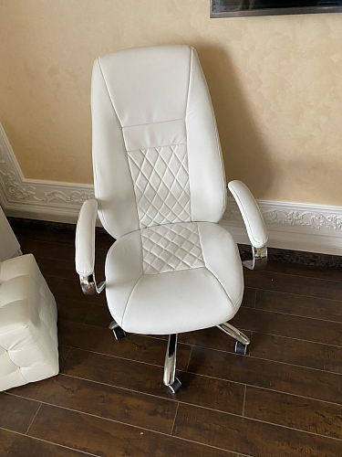 Компьютерное кресло Aragon белое фото покупателя 269