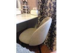 Стул на металлокаркасе Gabi 1 бежевый / черный с серебряными наконечниками фото покупателя 772