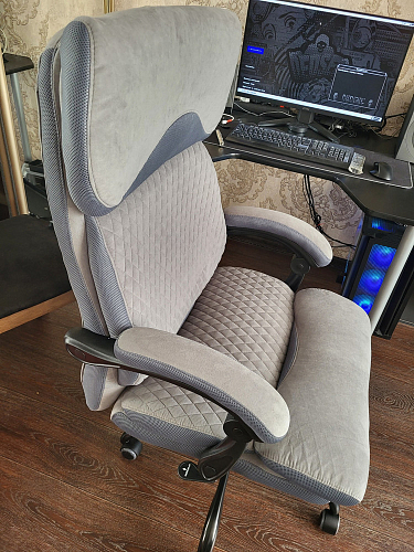 Компьютерное кресло Chief Metalbl/Чиф Металбл черный стеганный фото покупателя 2