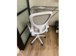 Компьютерное кресло Konfi light gray / white фото покупателя 125