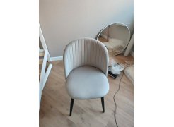 Стул на металлокаркасе Gabi 1 бежевый / черный с серебряными наконечниками фото покупателя 538