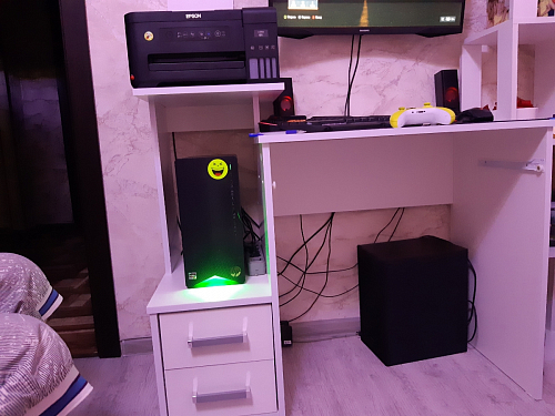 Стол компьютерный Джаз-24 правый белый фото покупателя 45