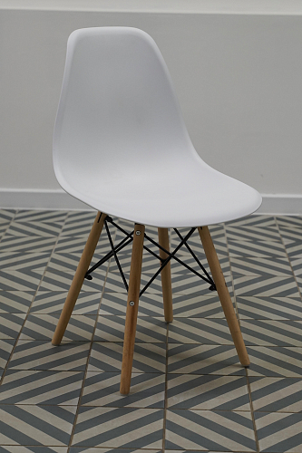 Стул Eames PC-015 белый из шоурума 2