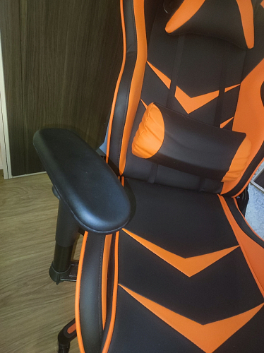 Компьютерное кресло Racer черный / красный / бежевый фото покупателя 44