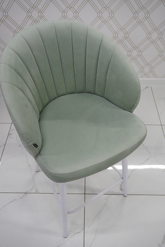 Полубарный стул Бэнбу velutto 14 / черный из шоурума 1