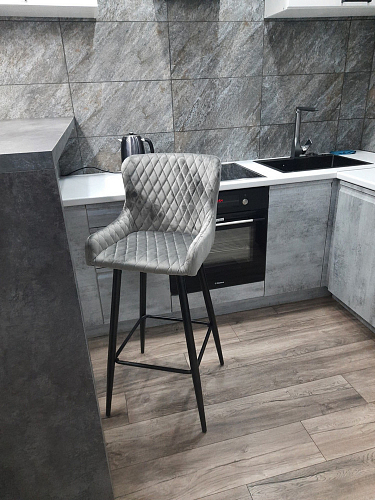 Барный стул Mint велюр темно-бежевый / черные ножки наконечники золото фото покупателя 1