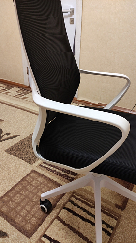 Компьютерное кресло Golem dark gray / white фото покупателя 61