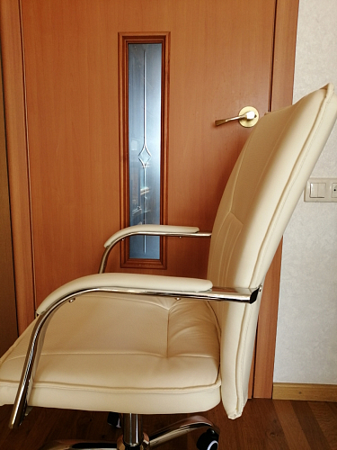 Компьютерное кресло Nadir белое фото покупателя 5