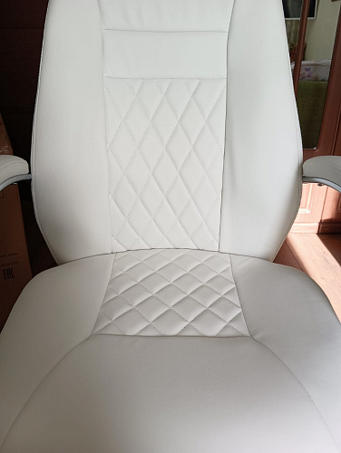 Компьютерное кресло Aragon белое фото покупателя 143