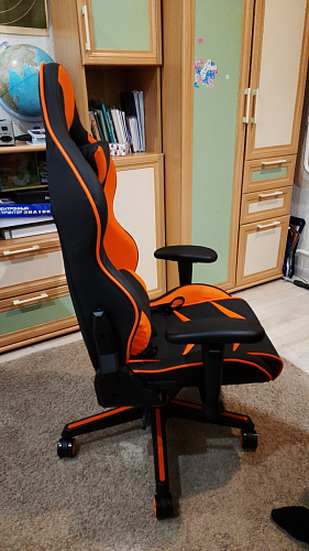 Компьютерное кресло Racer черный / красный / бежевый фото покупателя 140