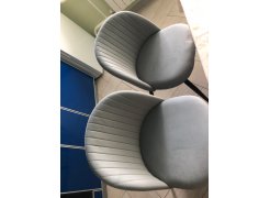 Стул на металлокаркасе Gabi 1 бежевый / черный с серебряными наконечниками фото покупателя 241