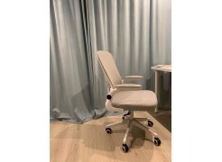 Компьютерное кресло Konfi light gray / white фото покупателя 269