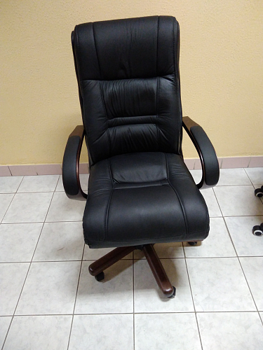 Компьютерное кресло Компакт натуральная кожа черное фото покупателя 1