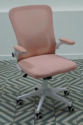 Компьютерное кресло Konfi light gray / white из шоурума 4